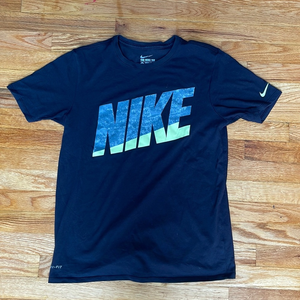 Nike T-shirt